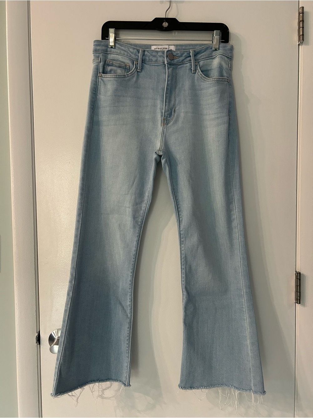 Just Black Denim Brand Flared Light Blue Jeans size 28 Raw Hem EUC